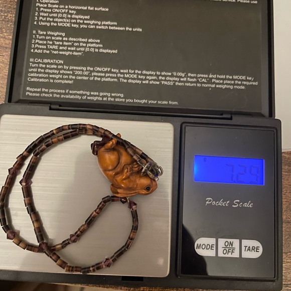 Handcarved Netsuke cute wooden rabbit on a beaded choker necklace, very unique - Picture 9 of 10